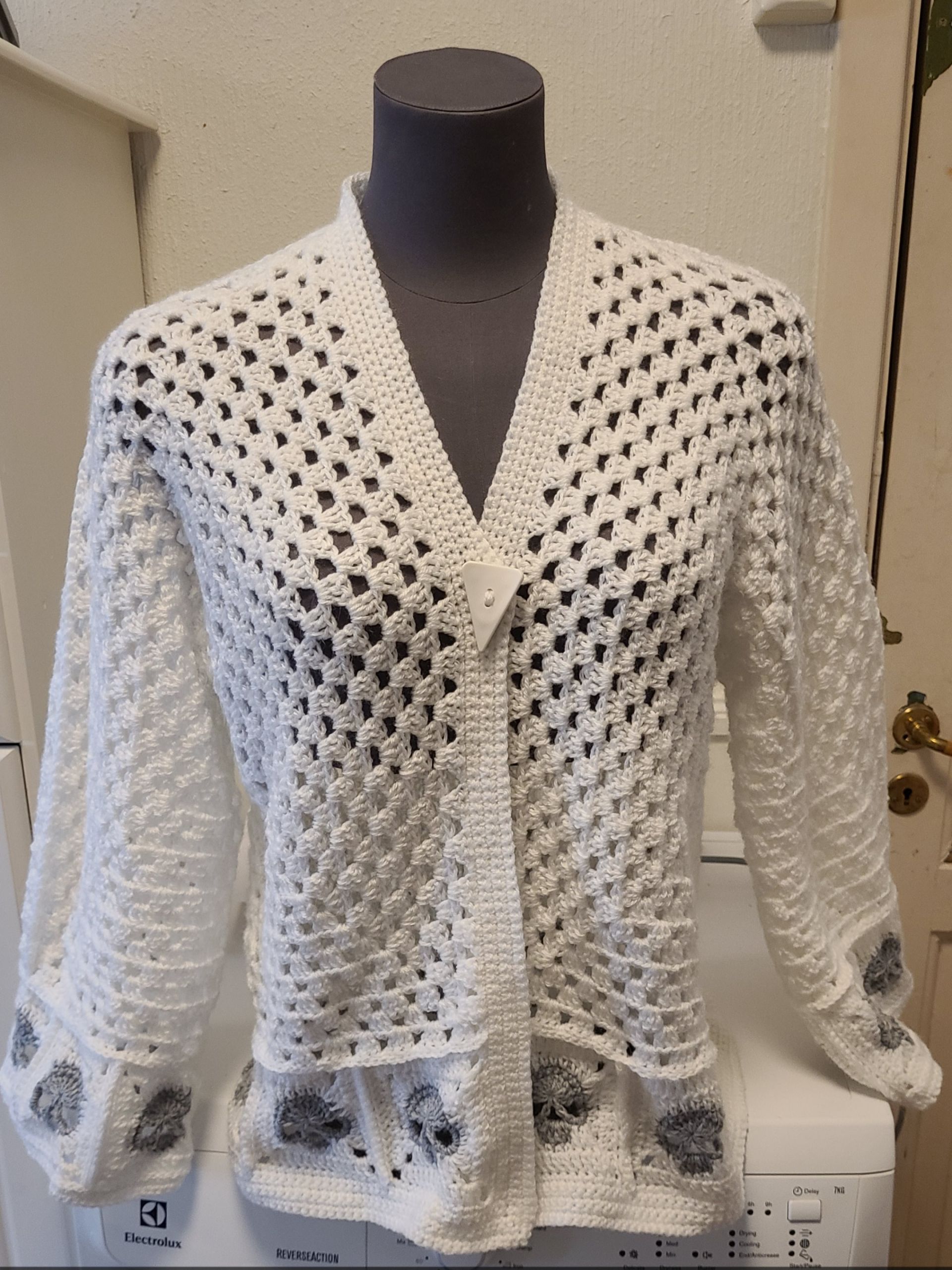 Heklet Hexagon-jakke med hodeskalleruter