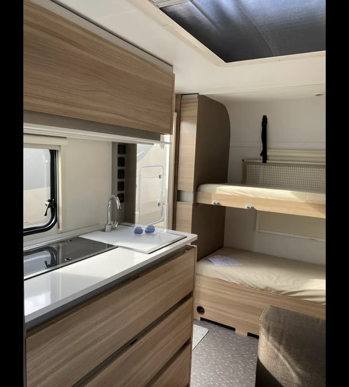 Adria 542 PK - familievennlig kjørevogn